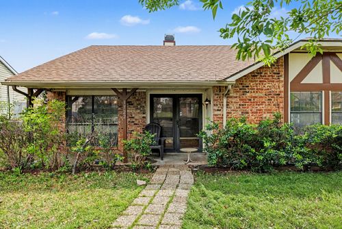 1722 Uvalde St, Mesquite, TX, 75150-2858 | Card Image