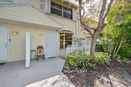 2871 Ne 15th St, Pompano Beach, FL, 33062-3611 | Card Image