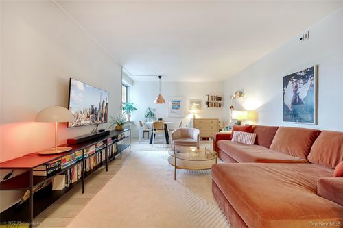 3b-39-30 52nd Street, New York, NY, 11377 | Card Image