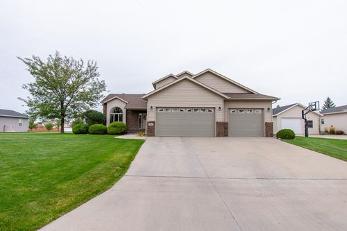 3662 N Sedona Ct, West Fargo, ND, 58078-8116 | Card Image