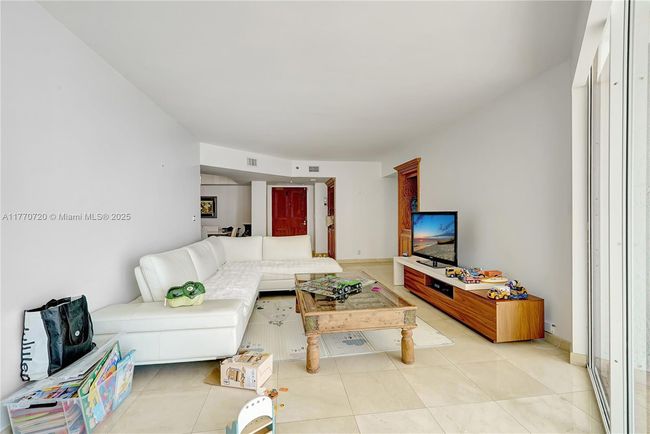 APT-1412 - 16425 Collins Ave, Condo with 2 bedrooms, 2 bathrooms and null parking in Sunny Isles Beach FL | Image 21