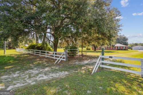 937 Crawford Rd, Saint George, GA, 31562-2947 | Card Image