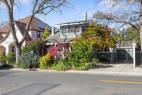 4901 V Street, Sacramento, CA, 95817 | Card Image