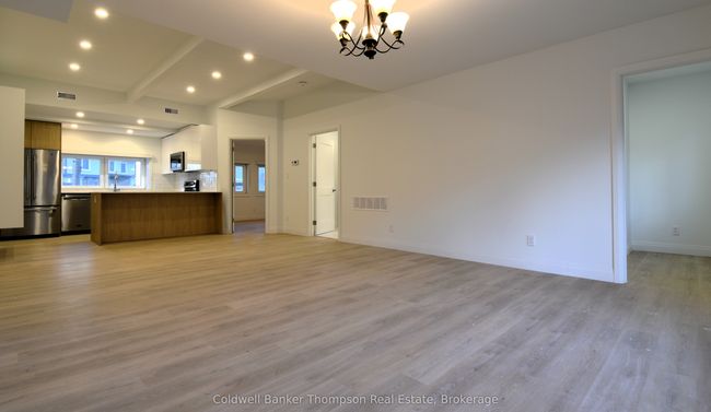 1 - 58 Florence St W, Home with 3 bedrooms, 2 bathrooms and 3 parking in Huntsville ON | Image 4