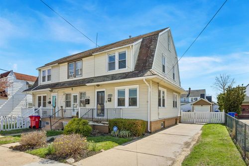 220 Jackson St, BRISTOL, PA, 19007-4210 | Card Image