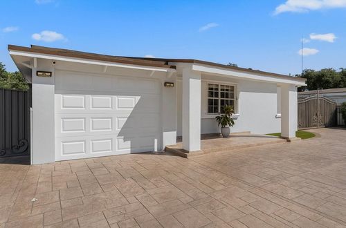 31 Miami Gardens Rd, West Park, FL, 33023-5235 | Card Image