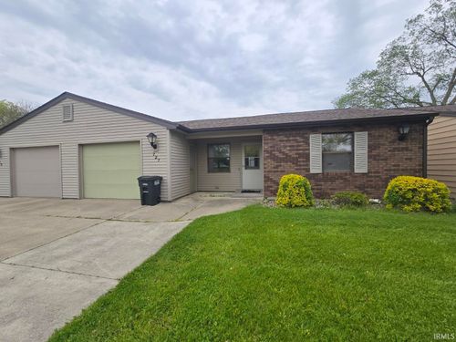 727 Riley Rd, Kendallville, IN, 46755-1213 | Card Image
