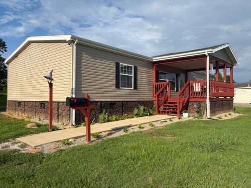 66 Garden Dr, Flat Lick, KY, 40935-6203 | Card Image