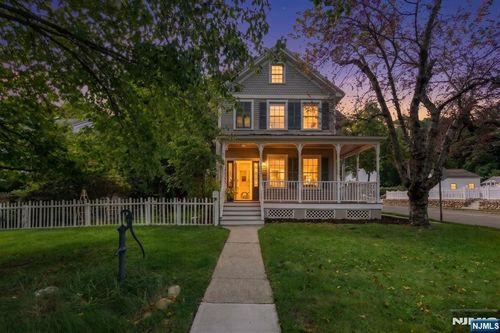 66 Hillside Ave, Midland Park, NJ, 07432-1722 | Card Image