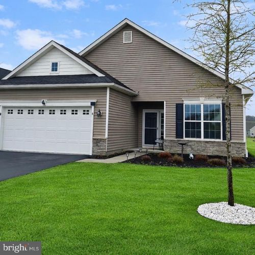 4 Pier St, EASTAMPTON, NJ, 08060-4438 | Card Image