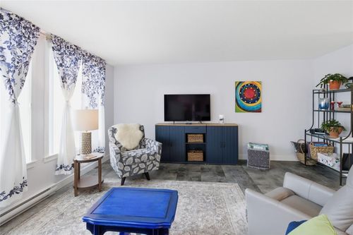 302-220 Townsite Rd, Nanaimo, BC, V9S5K1 | Card Image