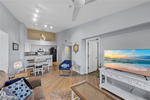 apt-624-4135 Residence Dr, FORT MYERS, FL, 33901-9228 | Card Image