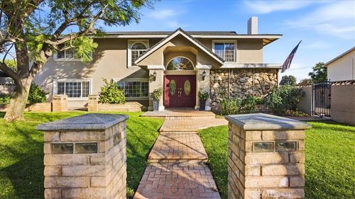 1318 N Laurel Ave, Upland, CA, 91786-3133 | Card Image