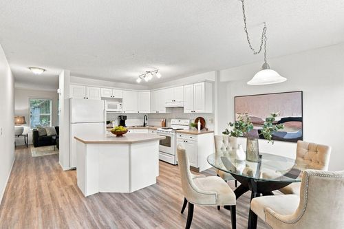31 Bridlewood Ave Sw, Calgary, AB, T2Y3T3 | Card Image