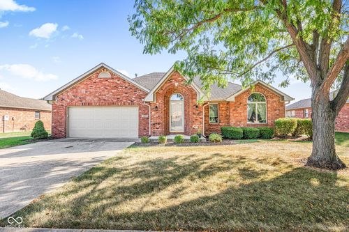 39-1027 Plum St, Brownsburg, IN, 46112-7982 | Card Image