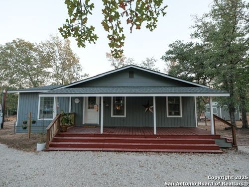 261 Oak Hollow Dr, La Vernia, TX, 78121-9726 | Card Image