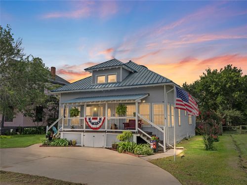 205 Main St, Palacios, TX, 77465-5459 | Card Image