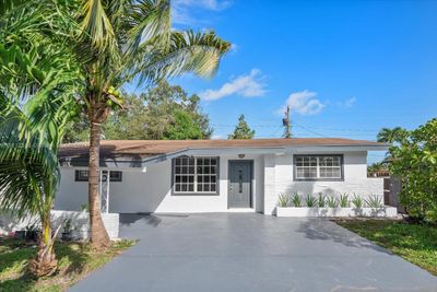 261 Ne 172nd St, House other with 3 bedrooms, 2 bathrooms and null parking in North Miami Beach FL | Image 1