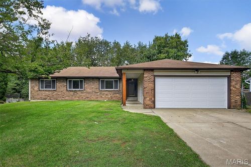 1351 Brandywine Ln, Saint Peters, MO, 63376-6511 | Card Image
