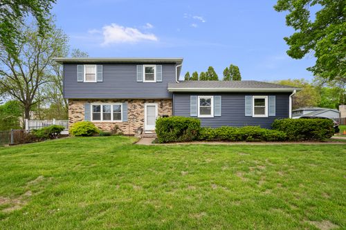 3876 18th St, Bettendorf, IA, 52722-2102 | Card Image