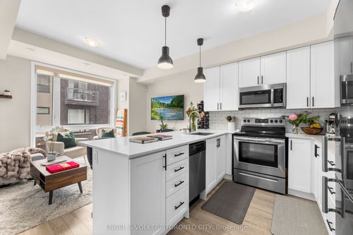 78-30 Fieldway Road, Etobicoke, ON, M8Z0E3 | Card Image