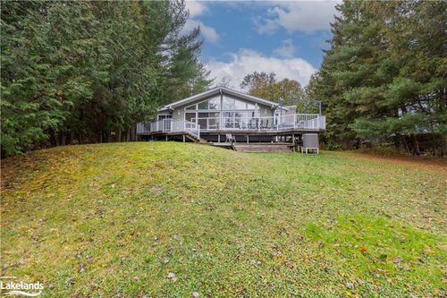 1016 Halls Lake Rd, Algonquin Highlands, ON, K0M1S0 | Card Image