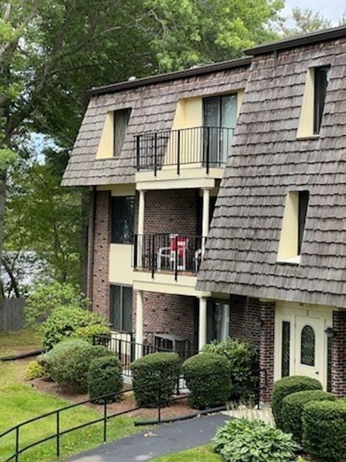 apt-3e-4700 N Main St, Fall River, MA, 02720-2018 | Card Image