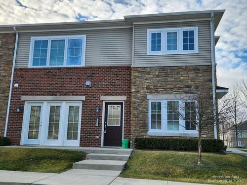 5643 Arbor Chase Dr, Ann Arbor, MI, 48103-3527 | Card Image