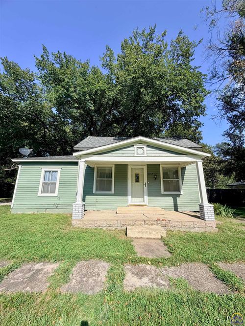 1007 Main St, Americus, KS, 66835-9631 | Card Image