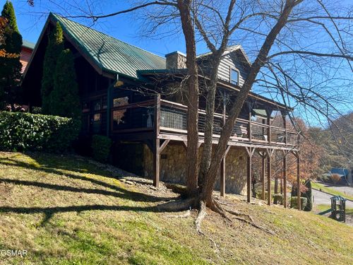 1653 Little Cabin Loop, Pigeon Forge, TN, 37862-7893 | Card Image