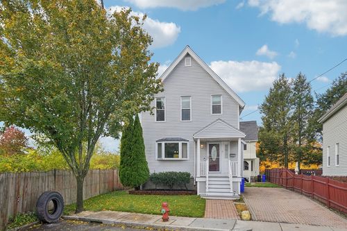 45 Richardson St, Malden, MA, 02148-5226 | Card Image