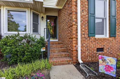 316 Angie Dr, Taylors, SC, 29687-4076 | Card Image
