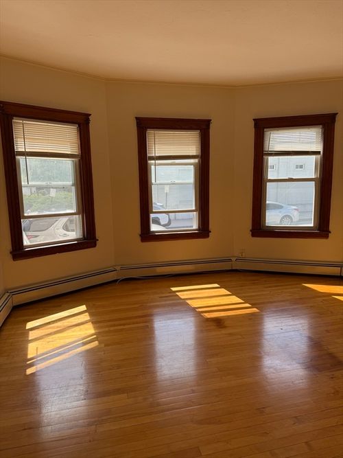 apt-1-12 Saint Paul Ave, Norwood, MA, 02062-4349 | Card Image