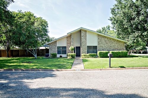 900 Humphrey St, Athens, TX, 75751-2946 | Card Image