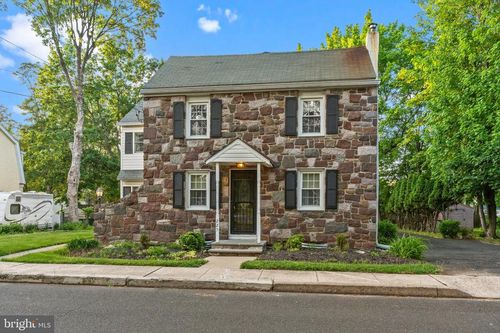 225 Flowers Ave, LANGHORNE, PA, 19047-2812 | Card Image