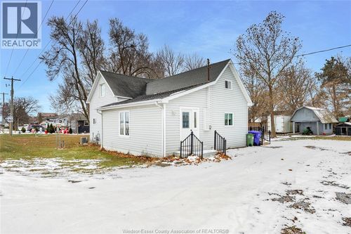 {{alt}} | Card Image