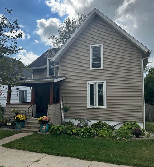 32 Garden St, Hillsdale, MI, 49242-1316 | Card Image