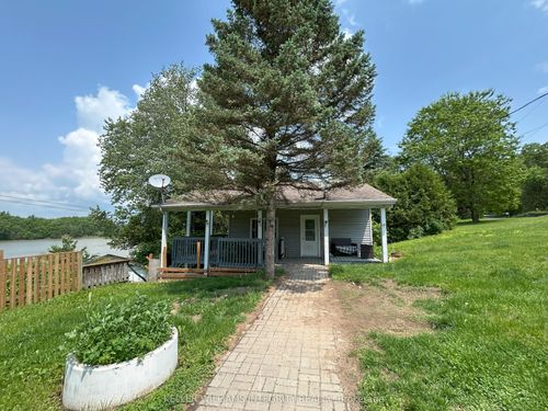 61 Leclair Rd W, Plantagenet, ON, K0B1L0 | Card Image