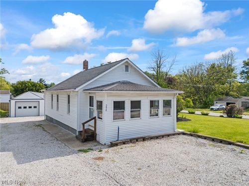 258 Randolph Rd, Mogadore, OH, 44260-1352 | Card Image