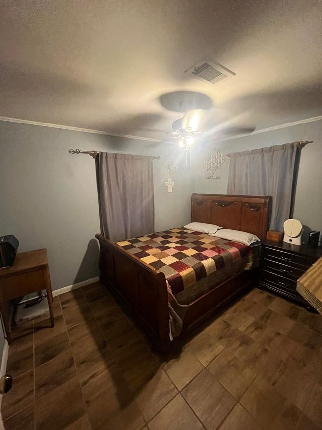 2915 Avenue G, House other with 4 bedrooms, 1 bathrooms and null parking in Nederland TX | Image 13
