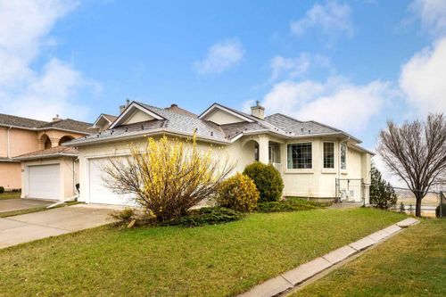 212 Hampstead Gardens Nw, Calgary, AB, T3A5Y6 | Card Image