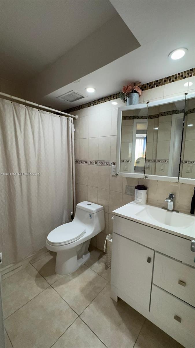 Residential in Sunny Isles Beach 5