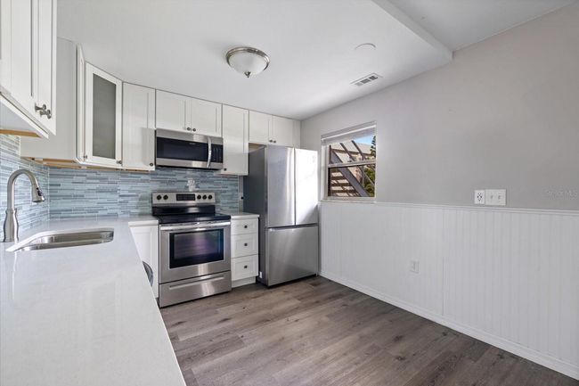 APT-213 - 400 Base Ave E, Condo with 2 bedrooms, 2 bathrooms and null parking in VENICE FL | Image 11