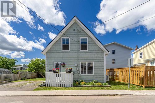 67 Victoria St, Charlottetown, PE, C1A2B4 | Card Image