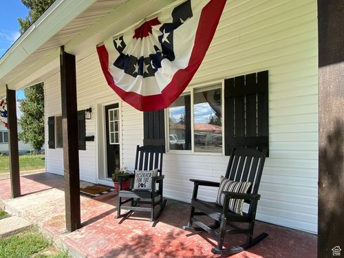 1032 Monroe St, Montpelier, ID, 83254-1141 | Card Image