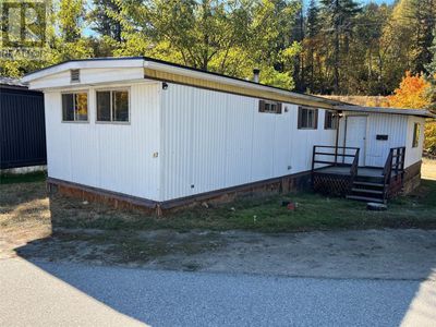 17 - 1101 Columbia Ave, House other with 3 bedrooms, 1 bathrooms and null parking in Castlegar BC | Image 1