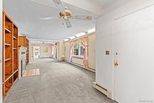 11180 Spencer Rd, Brighton, MI, 48114-8656 | Card Image