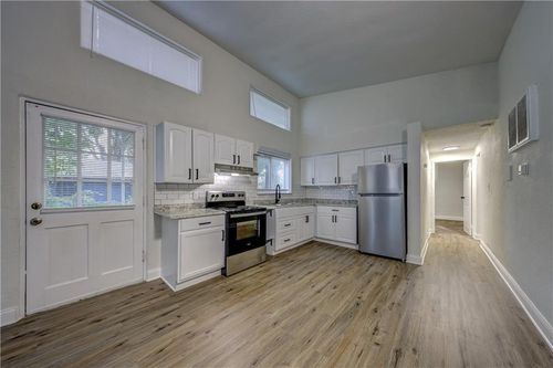 10914 Bennington Ave, Kansas City, MO, 64134-2705 | Card Image