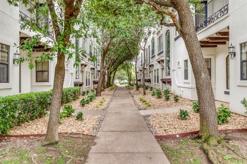 3038 Carmel St, Dallas, TX, 75204-6121 | Card Image