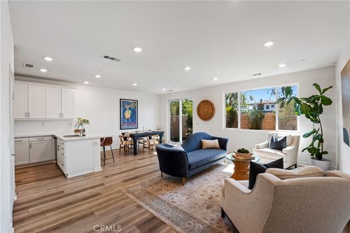 8255 Sophie Ct, Northridge, CA, 91325-4430 | Card Image